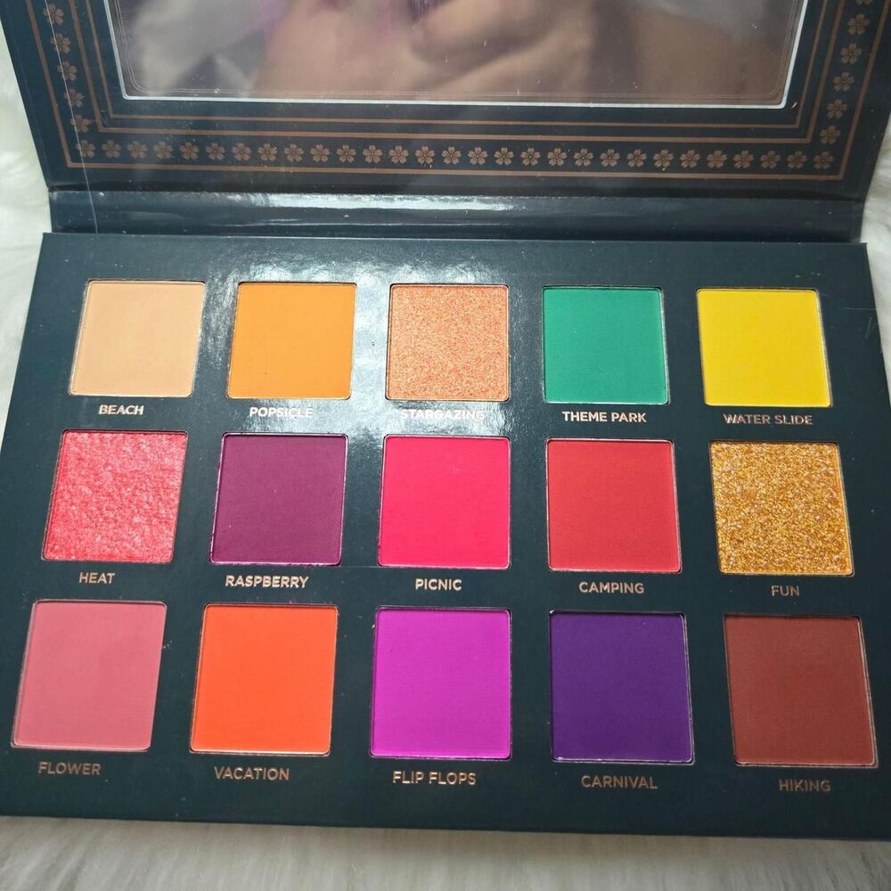 Acé Beauty 12-Color Eyeshadow Palette